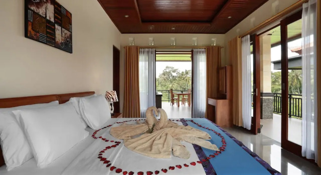 Вилла с 2 комнатами с балконом Dewi Sri Private Villa