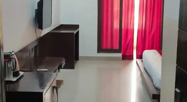 Hotel Areeba by The Golden Taj Group & Hotels, Забронировать Отель Отели Таджгандж 3 звезды, 3*