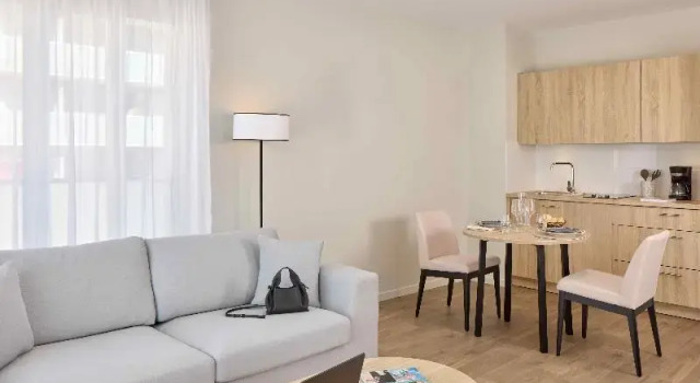 Люкс Quality Aparthotel Reims - Saint-Thomas