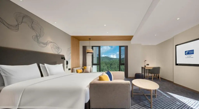 Двухместный люкс Holiday Inn Express Tengchong Hot Spring by IHG