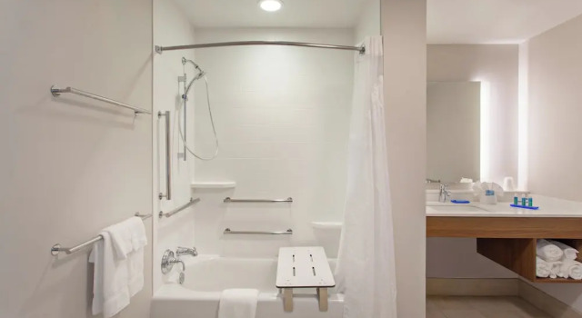 Четырёхместный люкс Holiday Inn Express & Suites Brigham City - North Utah by IHG
