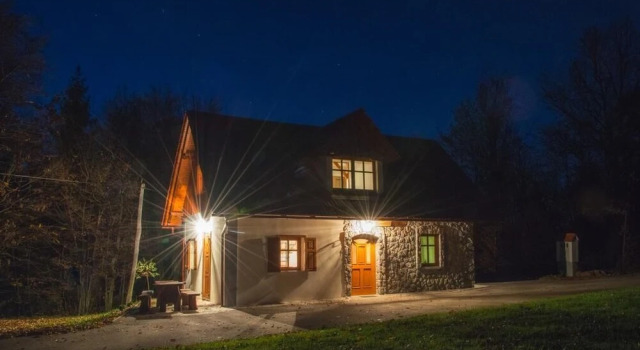 Vineyard Cottage Vina in Medu, Reserva ahora Casa o chalet Cabañas en Dolenjska, Cabaña