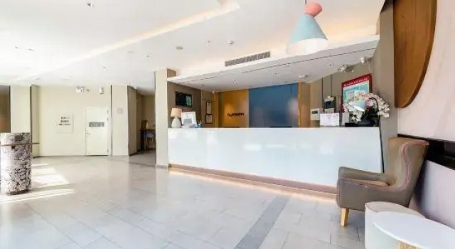 Home Inn Shenzhen Caopu Metro Station