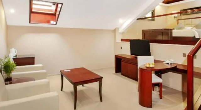 Люкс Longlin Shanju Holiday Hotel
