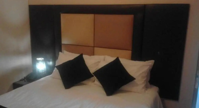 dejazzy guest house, Забронировать Гостевой дом Йоханнесбург Гаутенг, рядом с St John's College