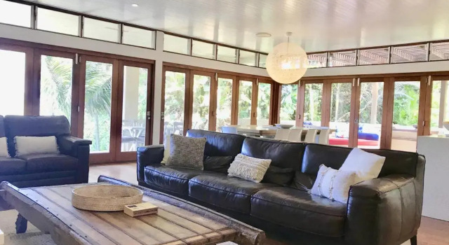 Liapari Beach House