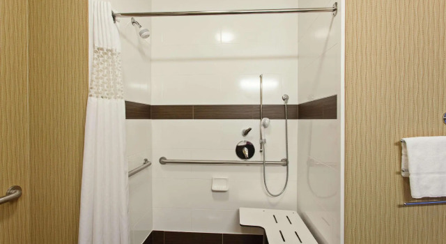 Четырёхместный номер Standard Hampton Inn Seattle/Everett Downtown