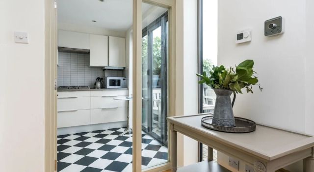 3BD Mews House with Courtyard in Kew