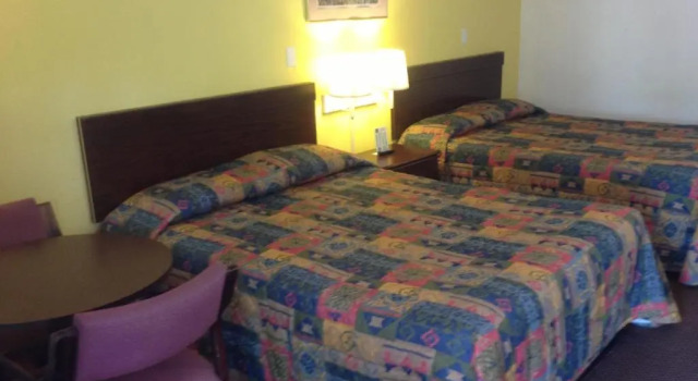 Четырёхместный номер Standard Guest Inn Lebanon