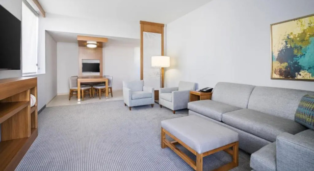 Двухместный люкс Hyatt Place St. Petersburg/Downtown