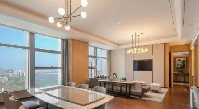 Люкс Presidential Four Points by Sheraton Wuhan Jiangxia