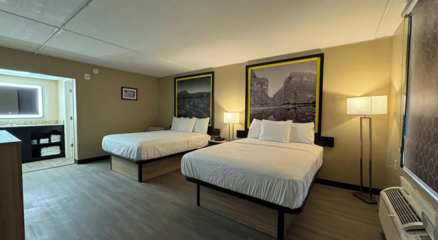 Четырёхместный номер Standard Super 8 by Wyndham Corpus Christi Airport