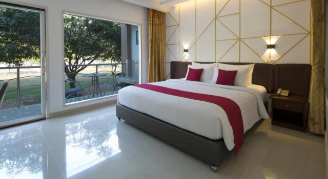 ARAYA HOTEL, Забронировать Отель  