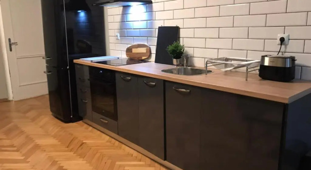 Апартаменты с 3 комнатами EU metro station, City Center, lovely 3-bedroom apartment, free parking