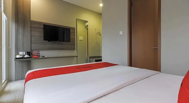 Двухместный номер Premium RedDoorz Plus near Tebet