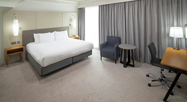 Люкс c 1 комнатой Crowne Plaza Stratford-upon-Avon by IHG