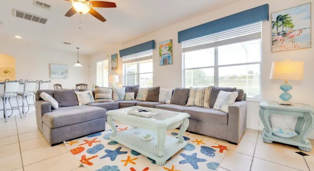 Community & Private Pools: Davenport Golf Getaway!