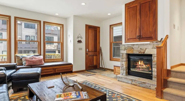 Pacific Street Townhome 514b by Avantstay Cute Townhouse in the Heart of Telluride!