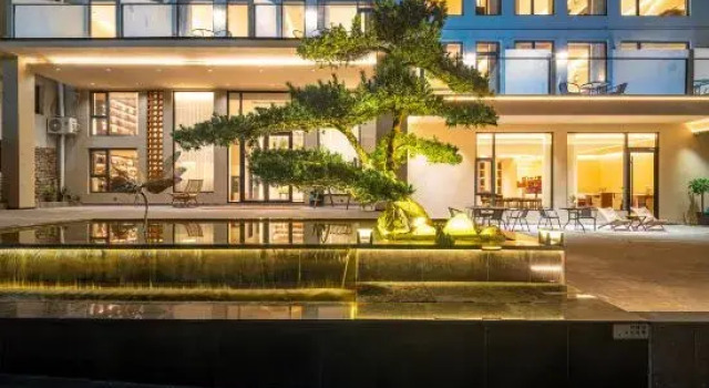 Libo Xiaoqikong Manga Rhythm: Thirteen Months Meeting in the Courtyard, Rezerwuj Hotel Hotele biznesowe w Qiannan, 4* 5*