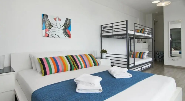 Villa Napa Seaside, Забронировать Отель Отели Айия-Напа с бассейном, рядом с Пляж Луккос Ту Манди, Бассейн