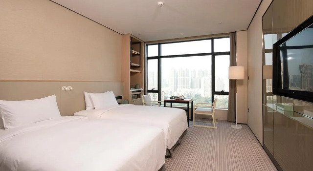 Двухместный номер Deluxe с видом на озеро Virtuous World Hotel