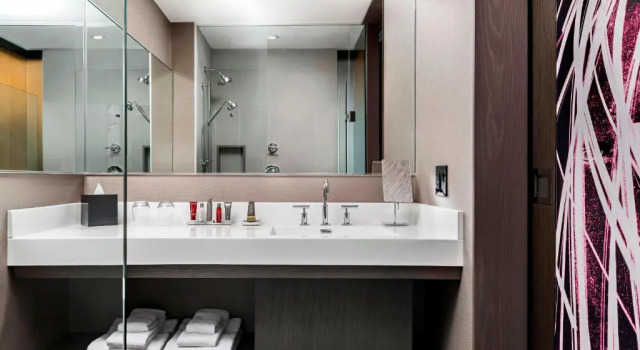 Четырёхместный номер Standard Toronto Marriott Markham