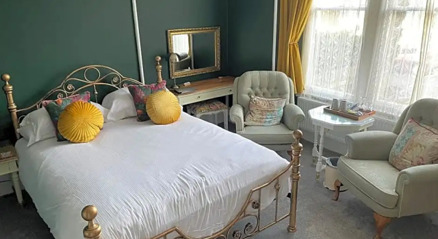 Номер Superior Kirkwood Guest House, free parking, electric car point