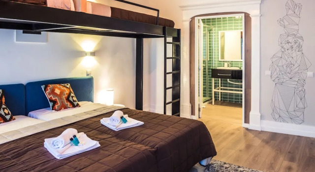 Четырёхместный номер Standard с балконом In Barcelos Hostel & Guest House