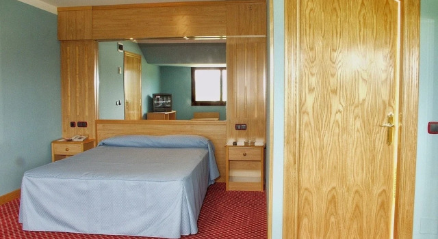Hotel Restaurant Royal, Réserver Hôtel Llanera Asturies