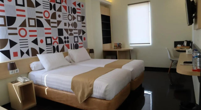 Front One Inn Kediri, Book Hotel Hoteller i Kediri med pool, Swimmingpool