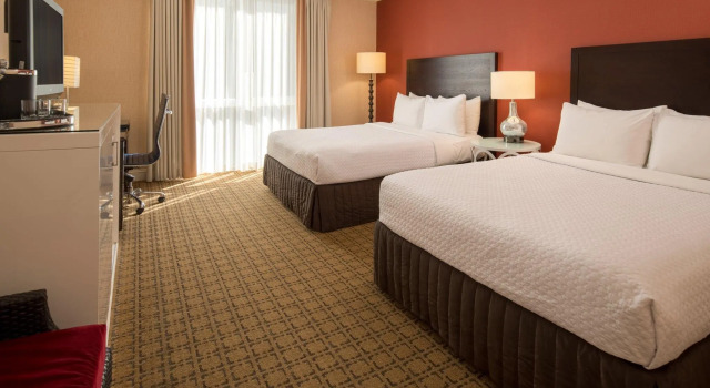 Четырёхместный номер Standard Crowne Plaza Cabana, Palo Alto by IHG