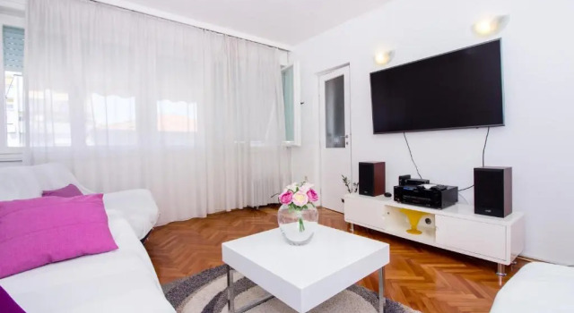 Apartment Luce, Prenota Appartamento Hotel a Croatian Islands con piscina, Piscina