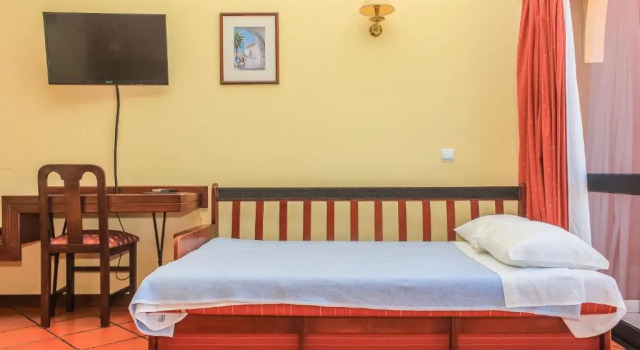 Трёхместный номер Hotel Colina Dos Mouros