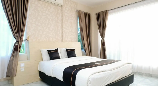 Люкс Deluxe OYO 2455 Hotel Surya Bengkalis Syariah