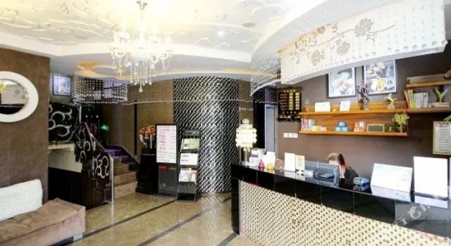 Hyperspace Business Hotel