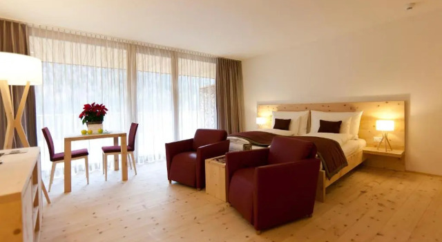 Полулюкс Relais & Châteaux IN LAIN Hotel Cadonau