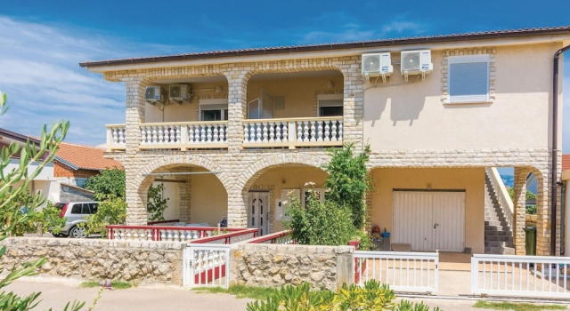 Beautiful Apartment in Vir With 1 Bedrooms and Wifi