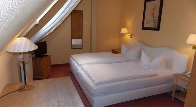 Gasthof und Landhotel Zur Ausspanne, Buchen Sie Hotel  