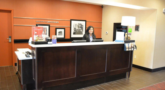 Hampton Inn & Suites Jamestown, ND, Брондау Қонақ үй Jamestown Солтүстік Дакота