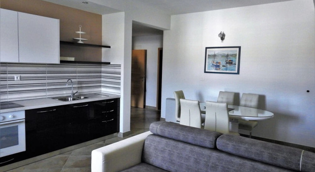 Apartments Villa Barbara, Buchen Sie Ferienwohnung Hotels in Gespanschaft Split-Dalmatien mit Pool, Schwimmbad