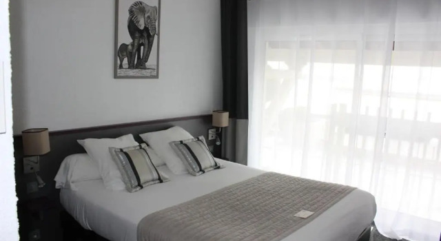 Двухместный номер with estuary view Logis Hôtel Restaurant La Citadelle