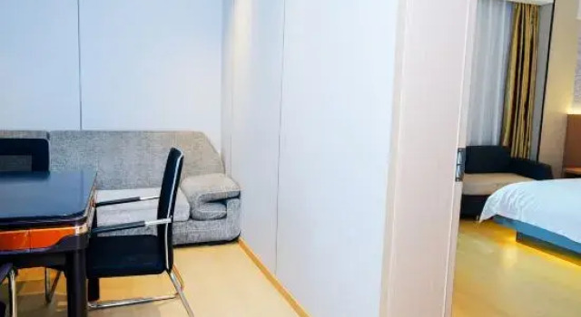 Люкс Business ELONG ruiyun Hotel (Yancheng International Exhibition Center)