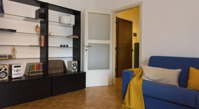 Апартаменты c 1 комнатой с балконом JOIVY Welcoming 1BR apt next to Villa Olmo
