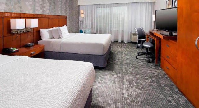 Четырёхместный номер Standard Courtyard by Marriott San Antonio Lackland