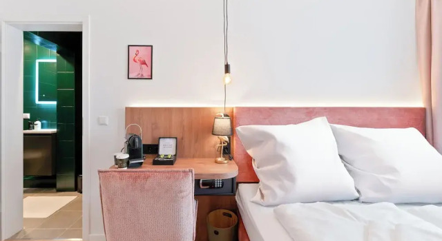 JUNGLE No5 Boutique Hotel - Stuttgart City-Center, Забронировать Бутик-отель Отели Штутгарта с парковкой, рядом с Церковь Стифтскирхе, Парковка