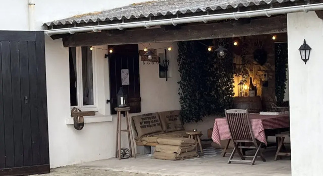 Коттедж Coastal Family Retreat