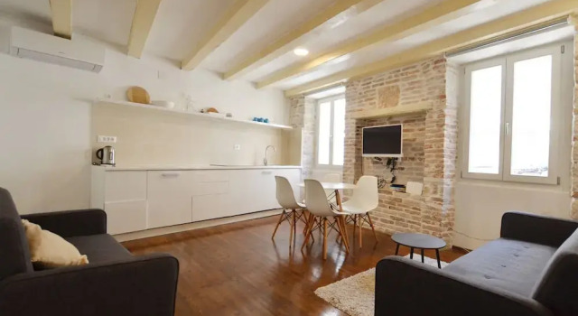 Апартаменты Classic Trendy and Chic Rovinj Downtown Apartments