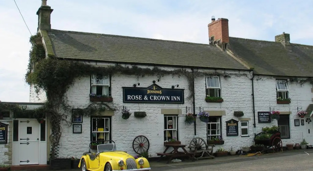 Rose & Crown, 预订 宾馆 斯拉利 本宁北部
