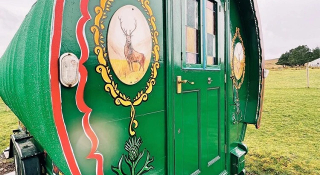 Delightful and Unique Gypsy Caravan in Breakish, Забронировать Отель Брейкиш 