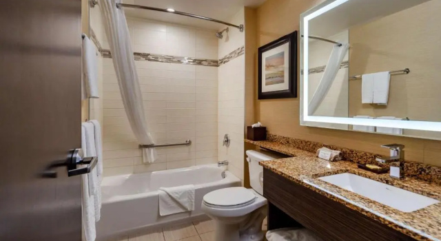 Двухместный люкс c 1 комнатой Best Western Plus Drayton Valley